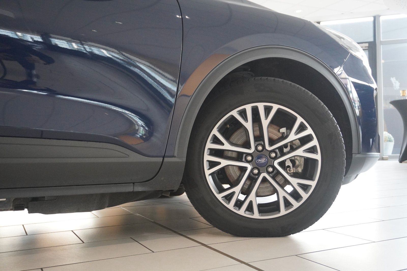Fahrzeugabbildung Ford Kuga Plug-In Hybrid 2.5 TITANIUM NAVI/LED/SH/DAB