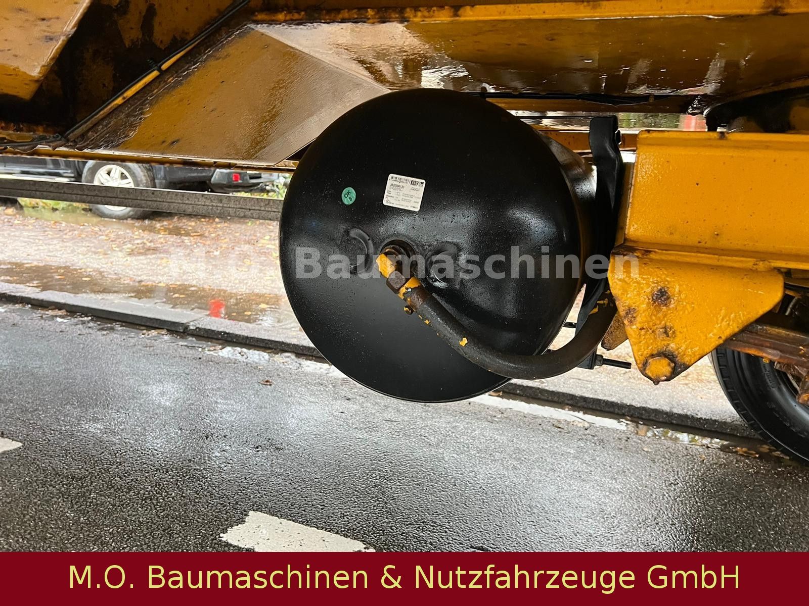 Fahrzeugabbildung Müller-Mitteltal PT 30,0 Kompakt / 3 Achser / Blatt /hydr. Rampen