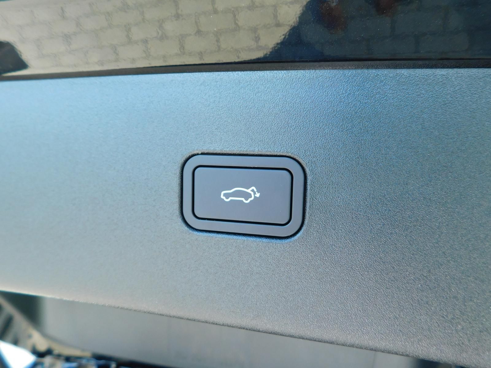 Fahrzeugabbildung Volvo EX30 single Motor ext. Range Plus Black Edition