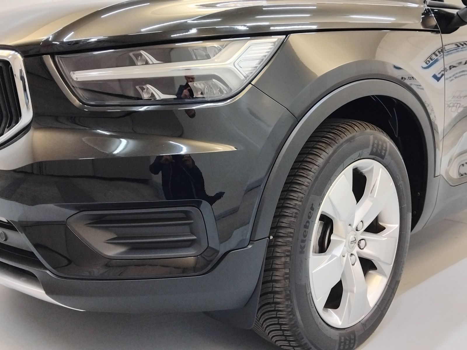 Volvo XC 40 (10/2021, Benzin)