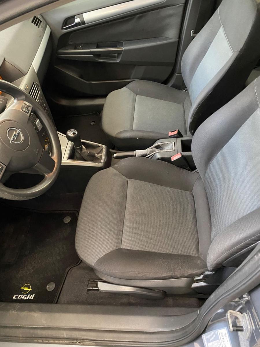 Opel Astra 2005 — photo 8