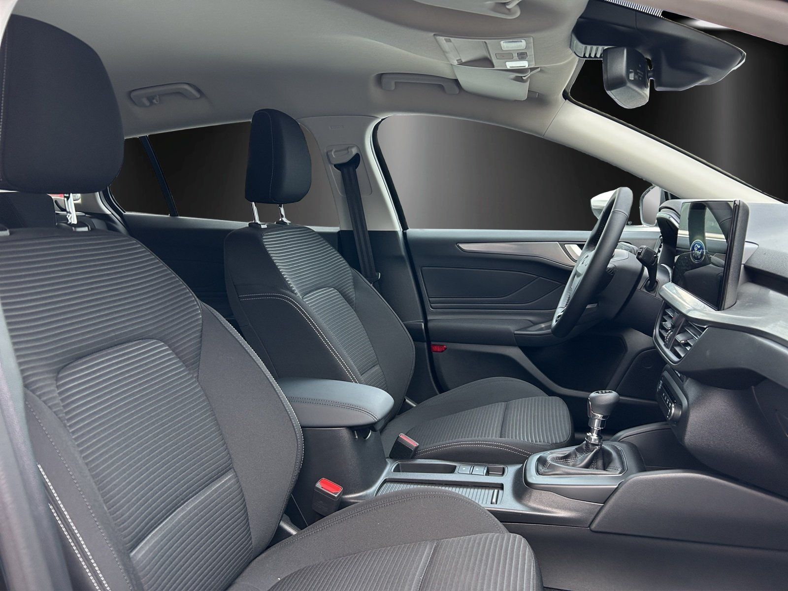 Fahrzeugabbildung Ford Focus Titanium Winter Pak. Assystens Paket. PDC
