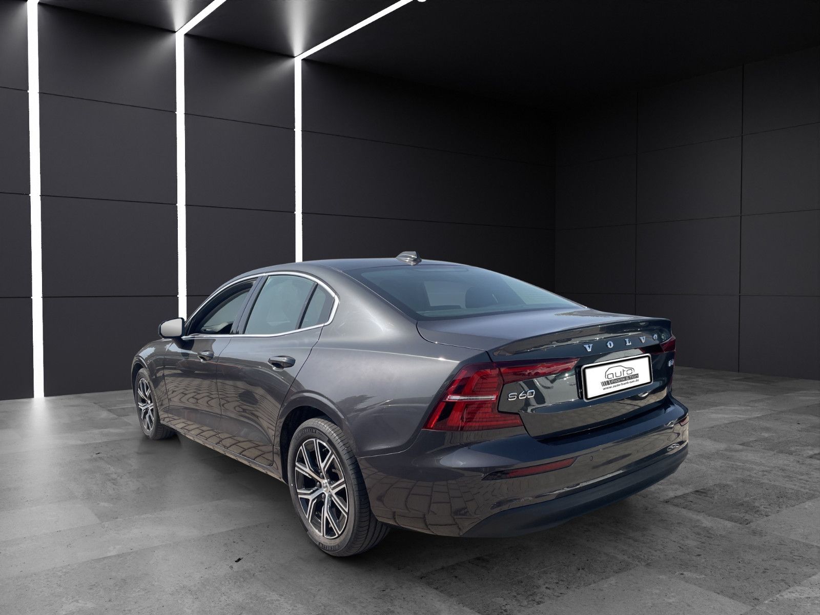 Fahrzeugabbildung Volvo S60 Lim. Plus Dark LED*CAM*Navi*Shzg