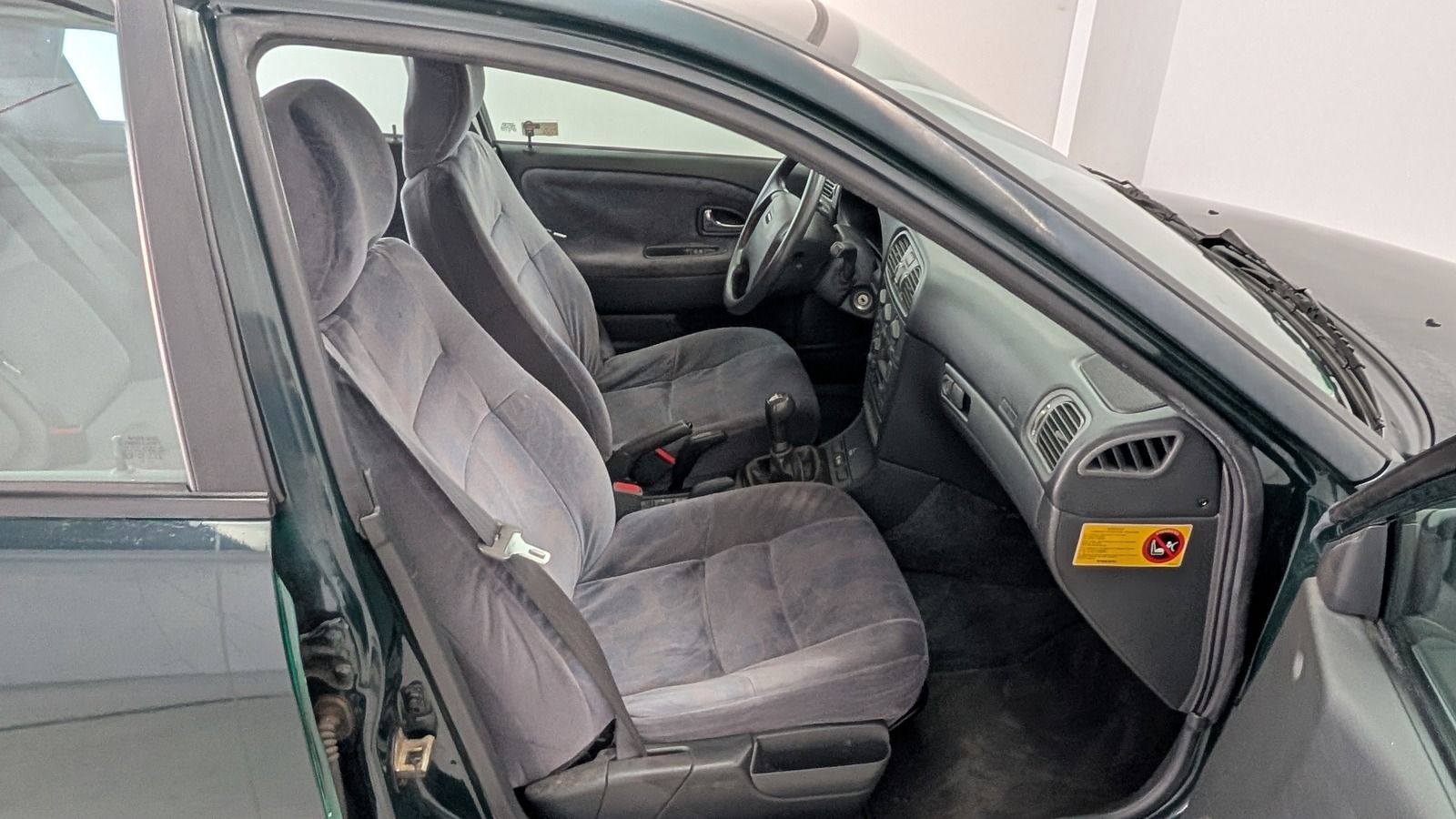 Fahrzeugabbildung Volvo V40 2.0T