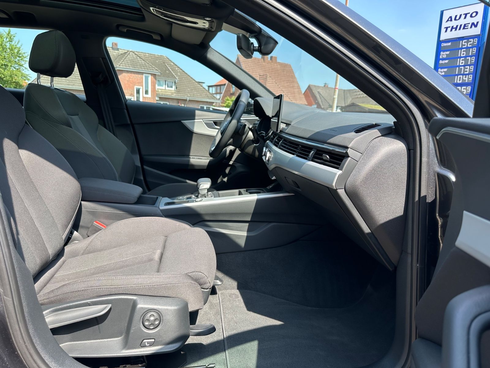 Fahrzeugabbildung Audi A4 Avant 40 TDI S line S-Tron Pano/Navi/GRA/LED