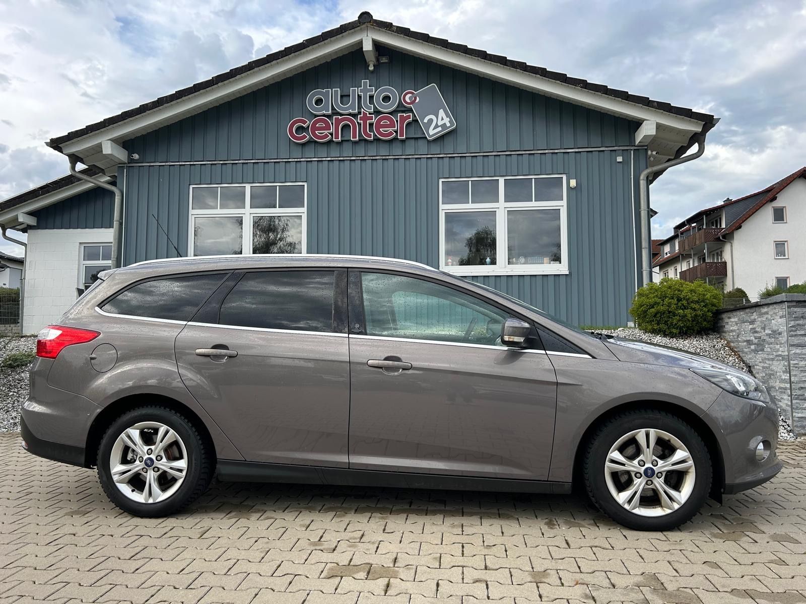 Fahrzeugabbildung Ford Focus Turnier°Champions Edition°Navi°Shz°