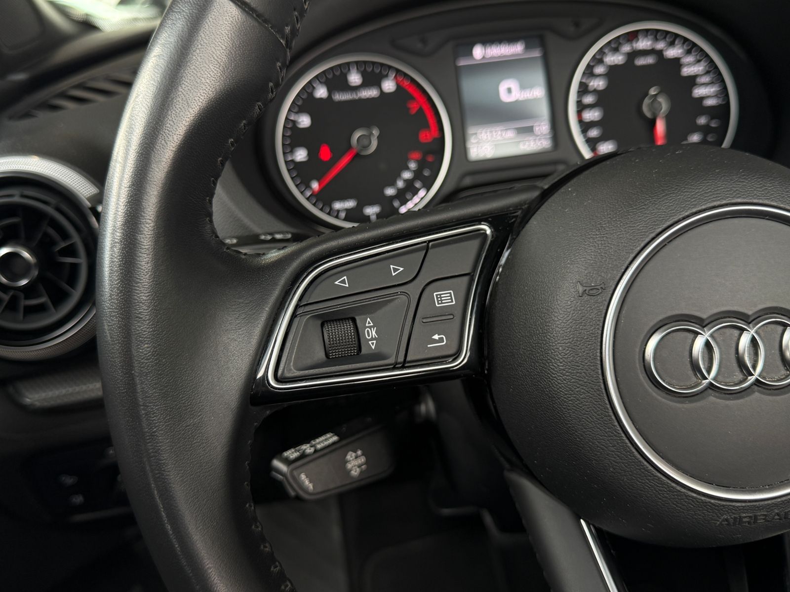 Fahrzeugabbildung Audi A3 Cabriolet design 35 TFSI XENON NAVI ALU