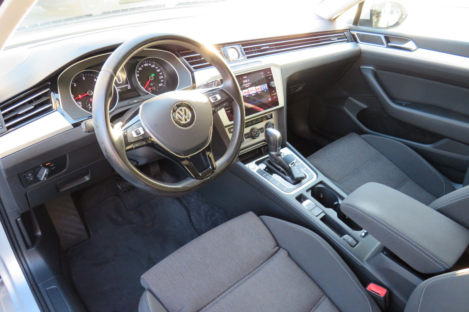 Fahrzeugabbildung Volkswagen Passat Variant Comfortline TDI DSG AHK NAVI