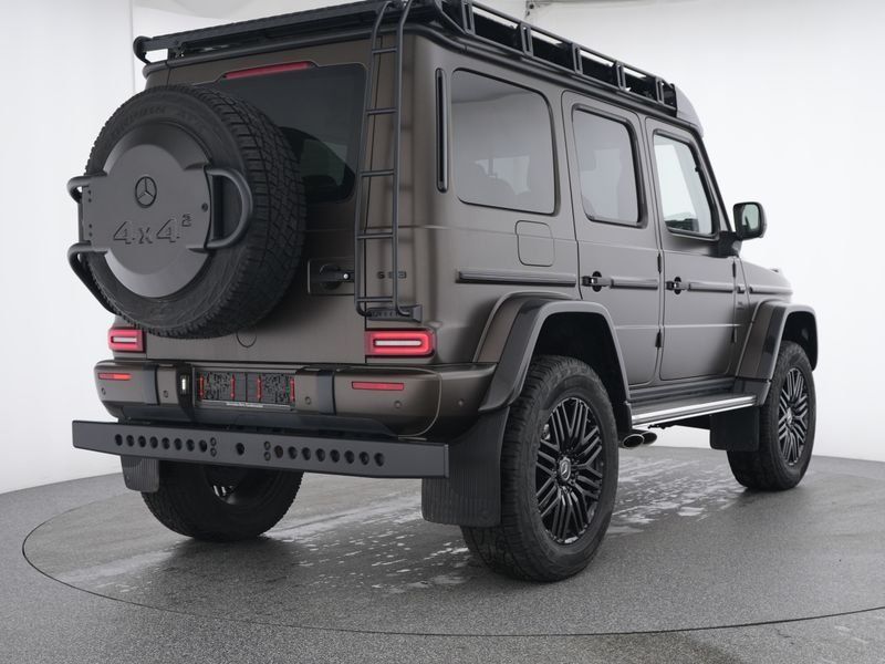 Fahrzeugabbildung Mercedes-Benz G63AMG 4x4² Dachträger Holzboden NightI+II MAGNO