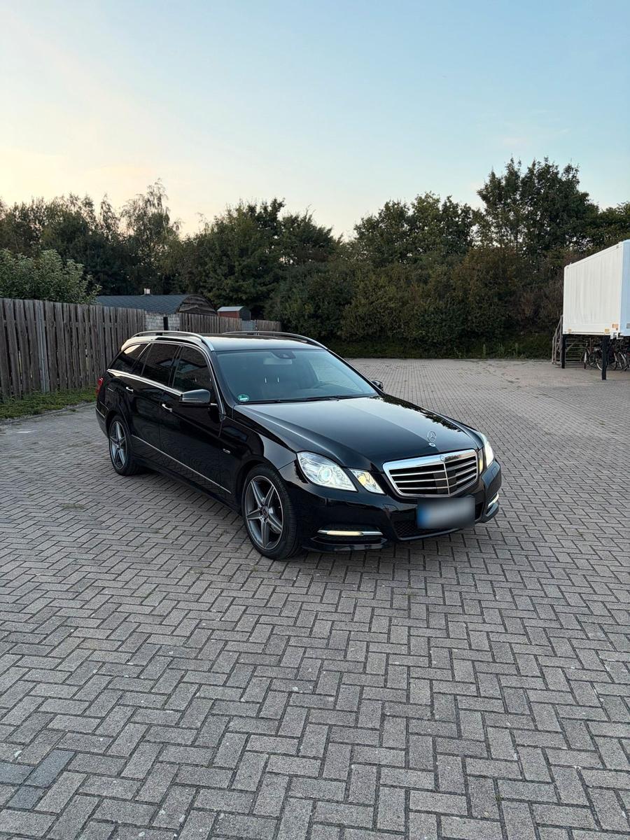 Mercedes-Benz E220 2011 — photo 8