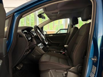 Volkswagen Touran - 10