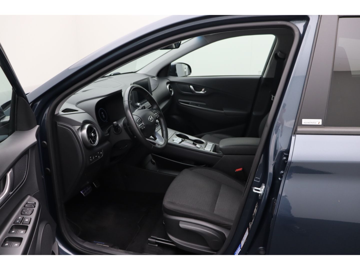 Fahrzeugabbildung Hyundai KONA Elektro Trend 2WD Totwinkelass ACC