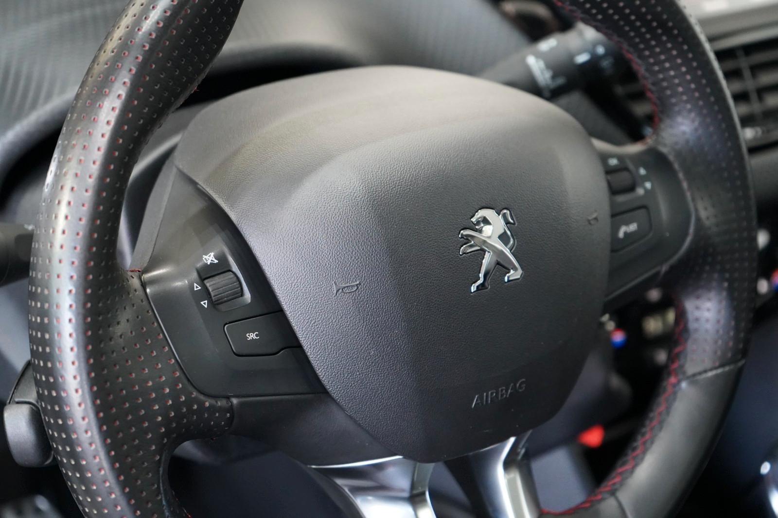 Peugeot 2008 Allure GT-LINE*Pano*Navi*Kam*18 Z.*Automat.