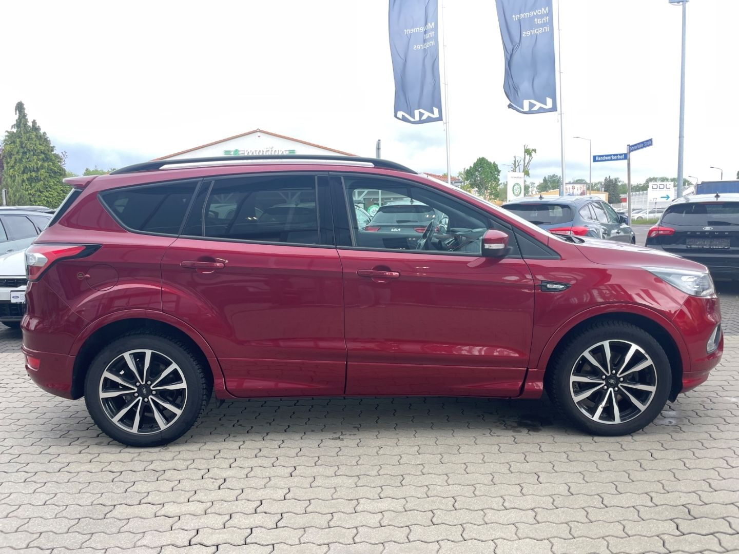 Fahrzeugabbildung Ford Kuga ST-Line elek Heckkl SHZ vo Lenkradhzg