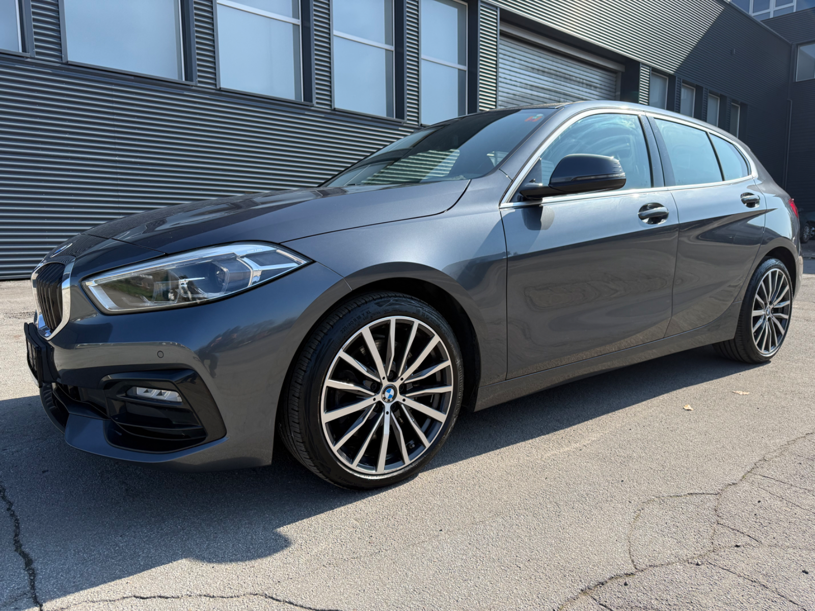 BMW 120 d Sport Line Navi LED HIFI Prof 18 Zoll DAB
