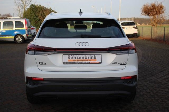 Q4 45 e-tron basis quattro PANO LED RFK