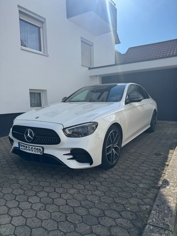 Image of Mercedes-Benz E 300