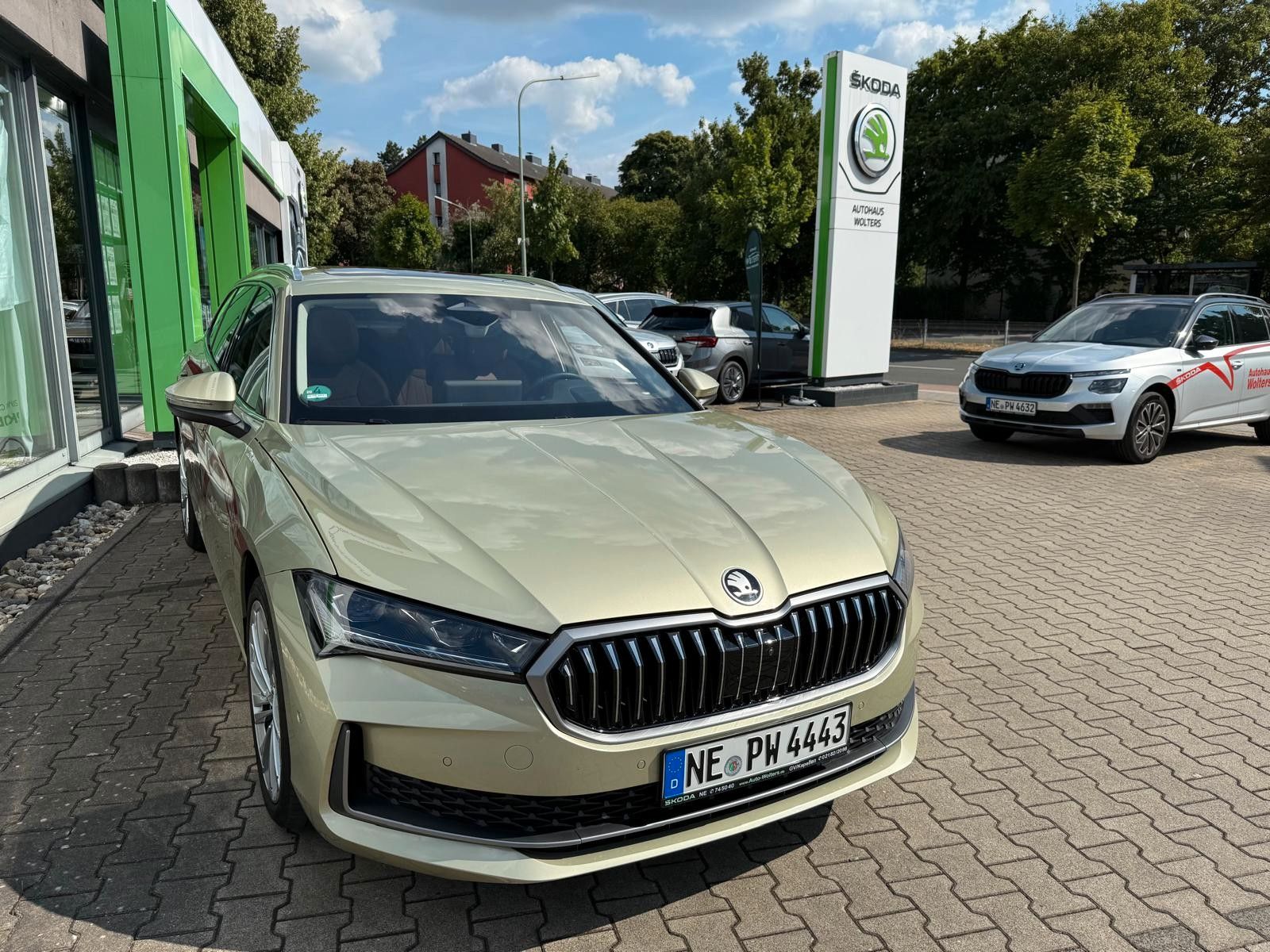 Fahrzeugabbildung SKODA Superb Combi L&K