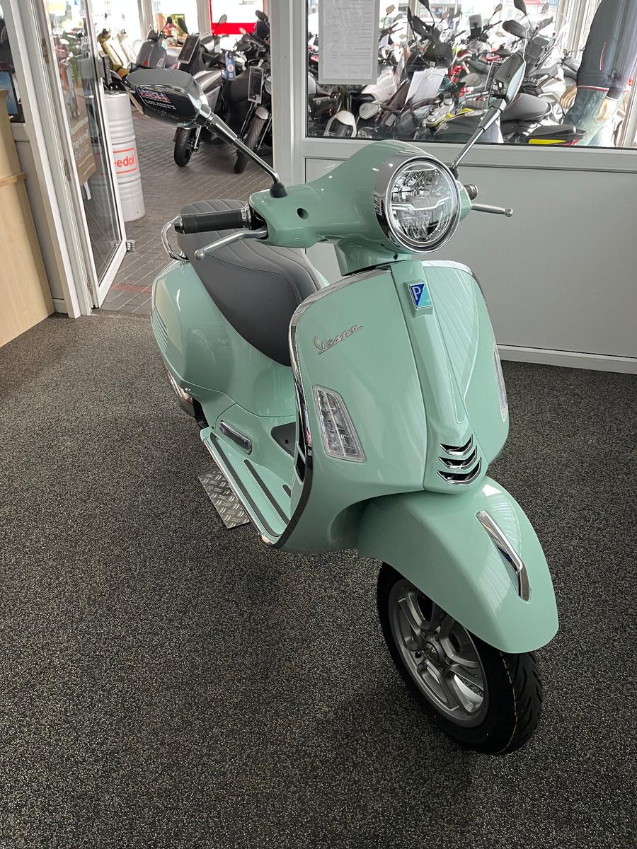 Vespa GTS 125 - 4 Jahre Garantie !
