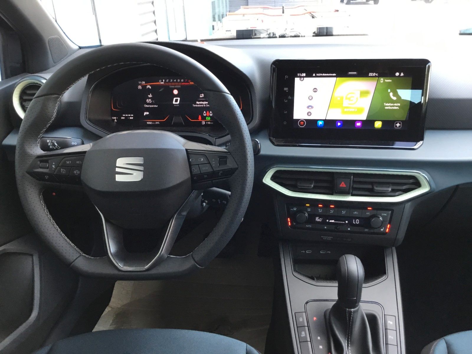 Fahrzeugabbildung SEAT Arona 1.0 TSI Style DSG+AHK+ACC+Navi+Kamera