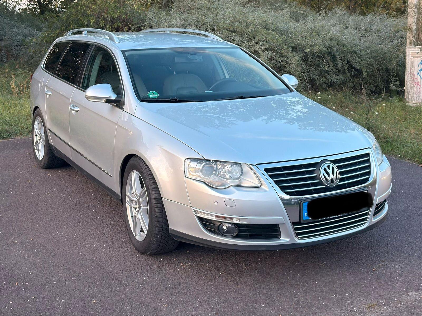 Volkswagen Passat 2010 — rear view
