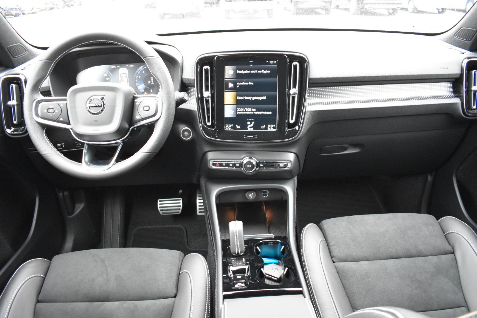 Fahrzeugabbildung Volvo XC40 B4 Autom. R-Design*H&K*RFK*ACC*AHK