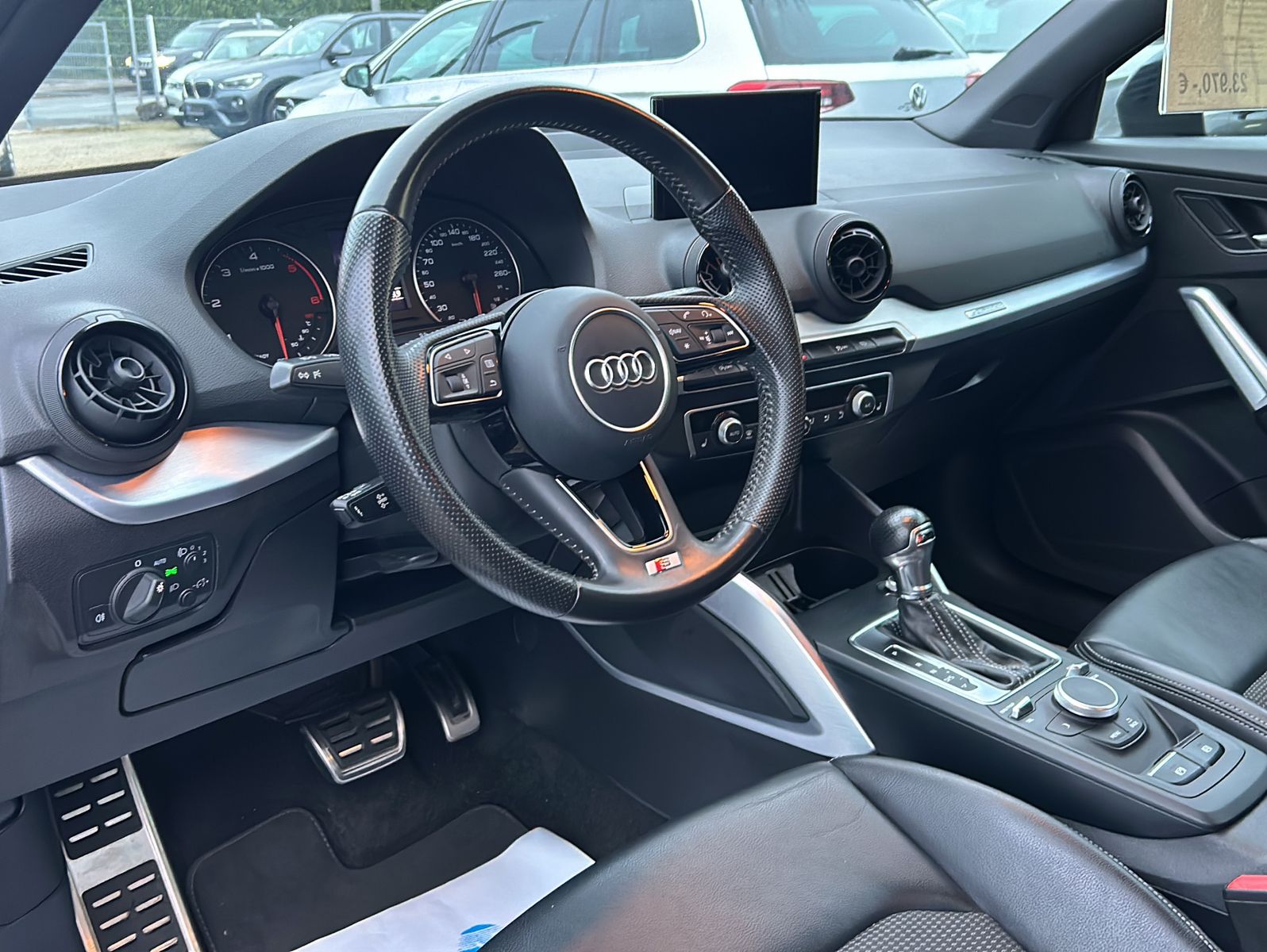 Fahrzeugabbildung Audi Q2 2.0 TDIS-Line Sport-Paket / Plus