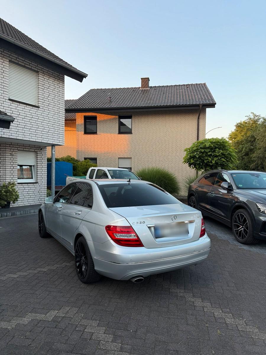 Mercedes-Benz C 220