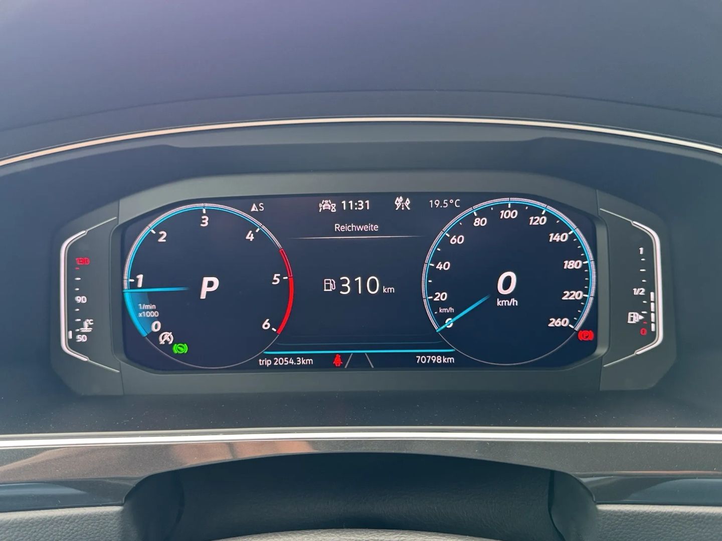Tiguan 2.0 TDI 4MOTION R-LINE *AHK*DCC*