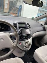 Mitsubishi Das Auto für große Familie mit 6 Sitze - Mitsubishi Grandis aus 2004
