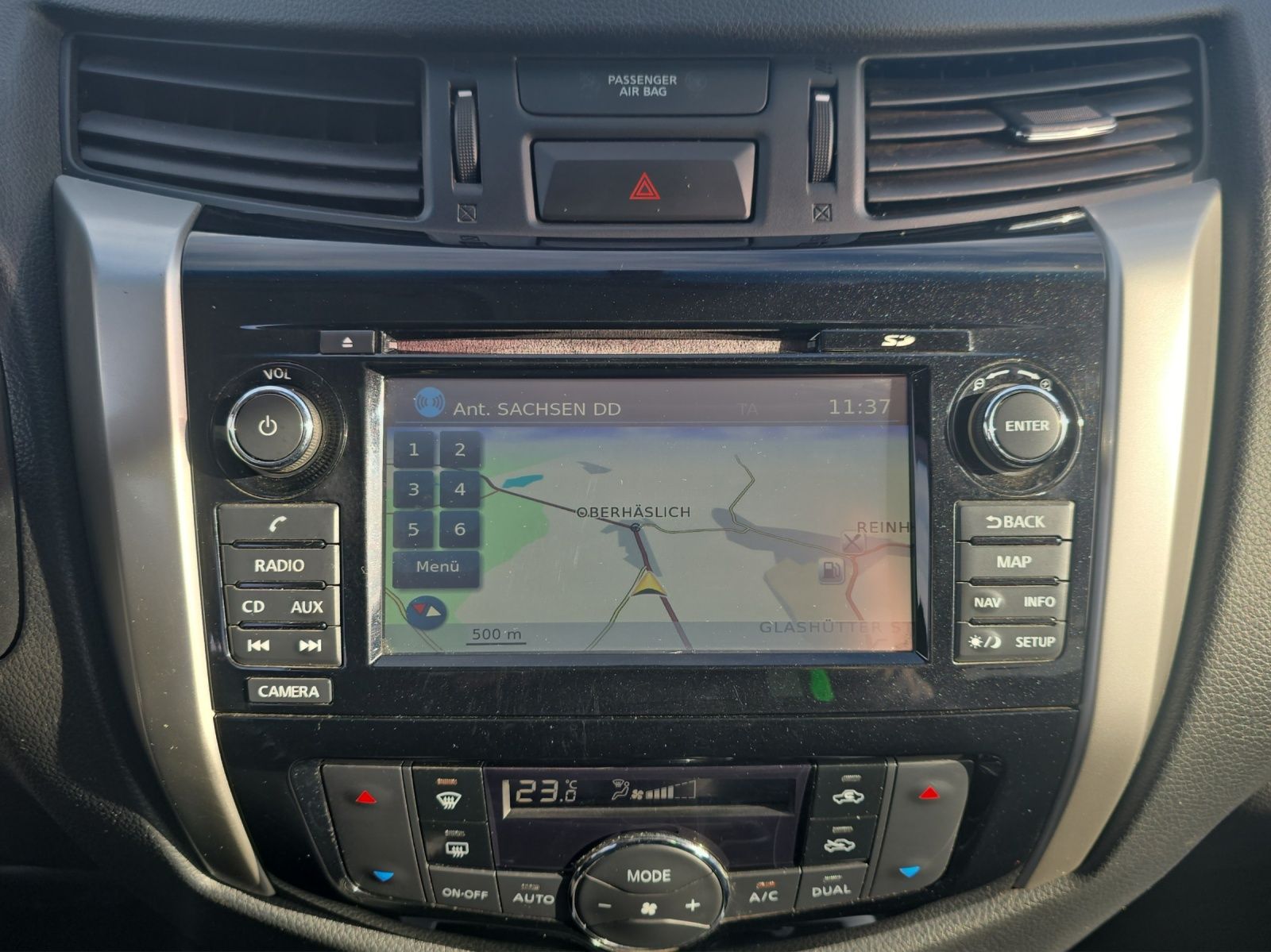 Fahrzeugabbildung Nissan Navara NP300 Tekna Double Cab 4x4 LED Navi AHK S