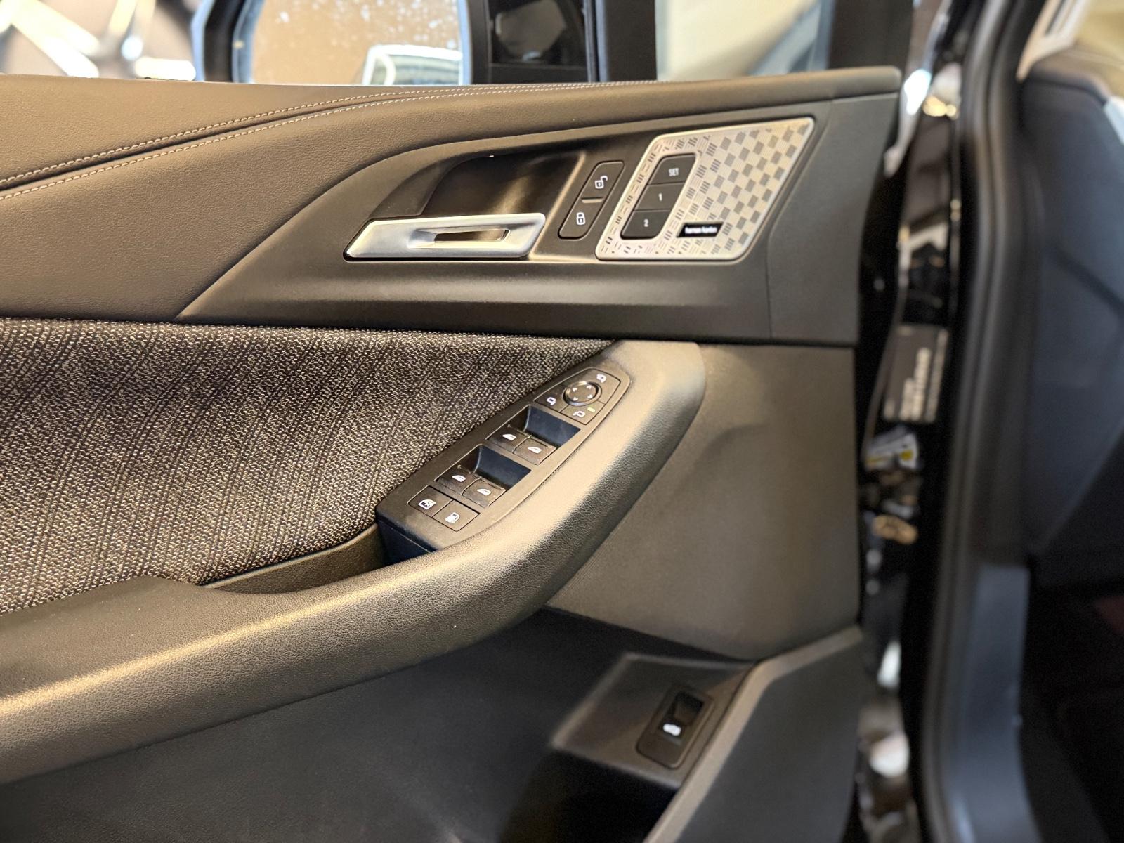 BMW 230e Xdrive Harman-Cardon/ Neues Model