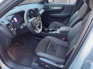 Volvo XC40 Plus Dark 2WD