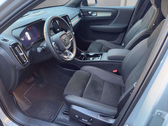 Volvo XC40 Plus Dark 2WD