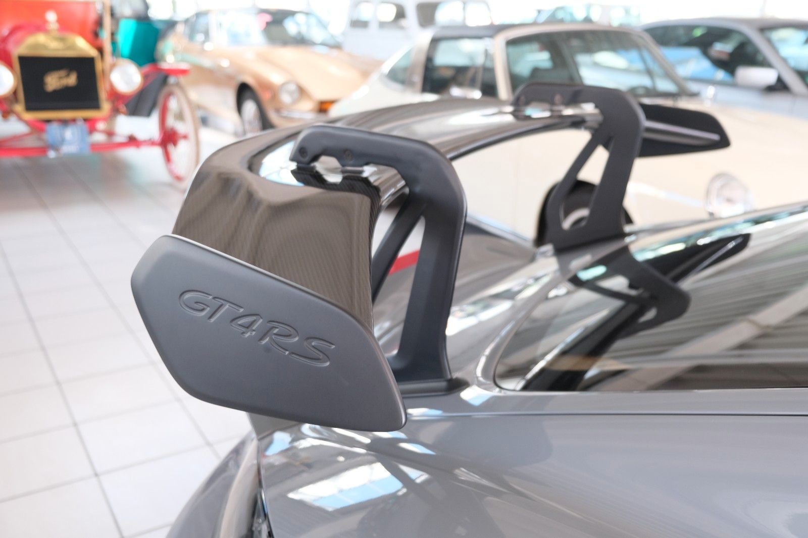 Fahrzeugabbildung Porsche Cayman GT4 RS/Weissach/PCCB/Approved 2028