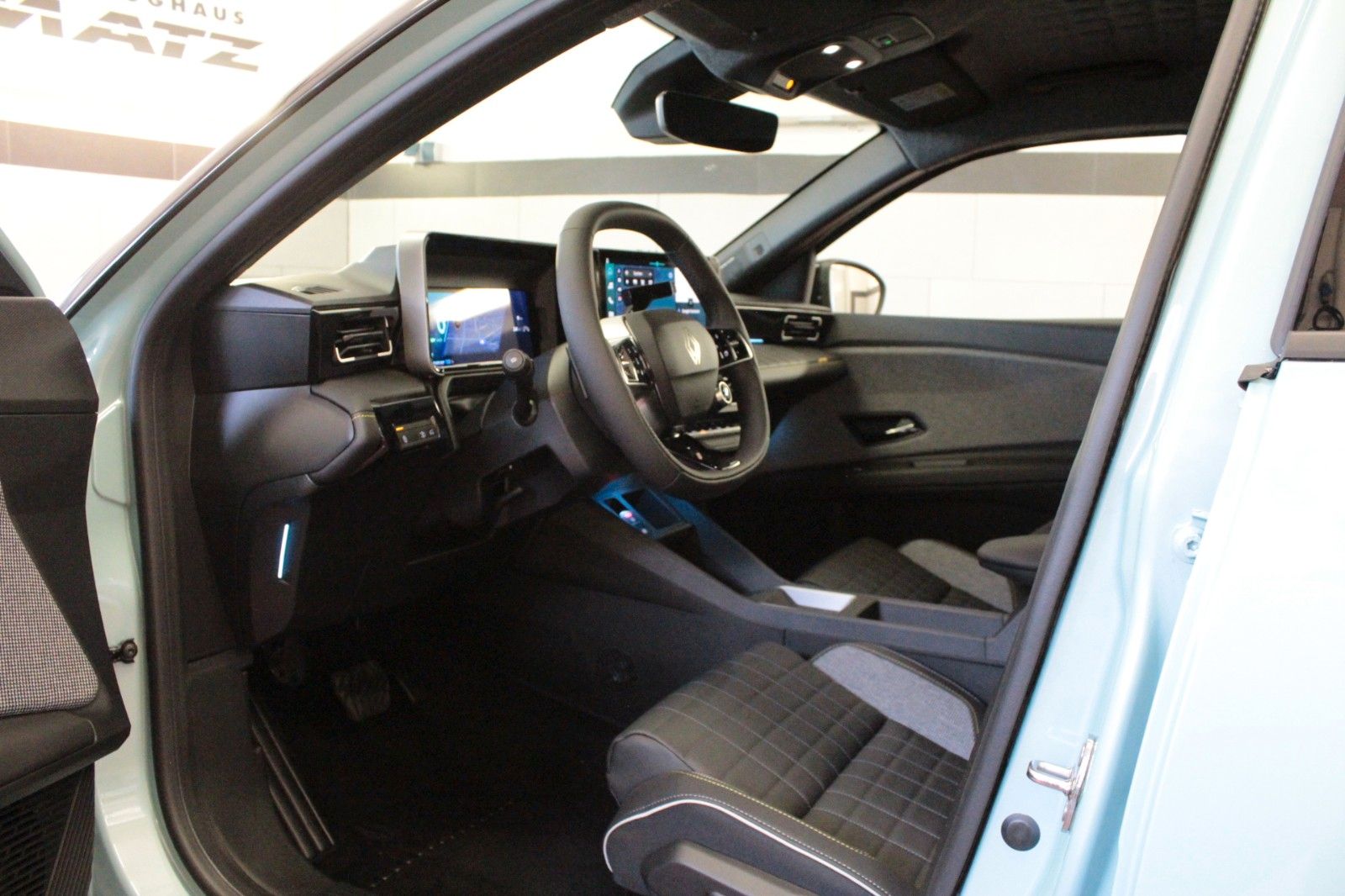 Fahrzeugabbildung Renault R 4 E-Tech 150 Comfort Range Iconic *Vollausst.*