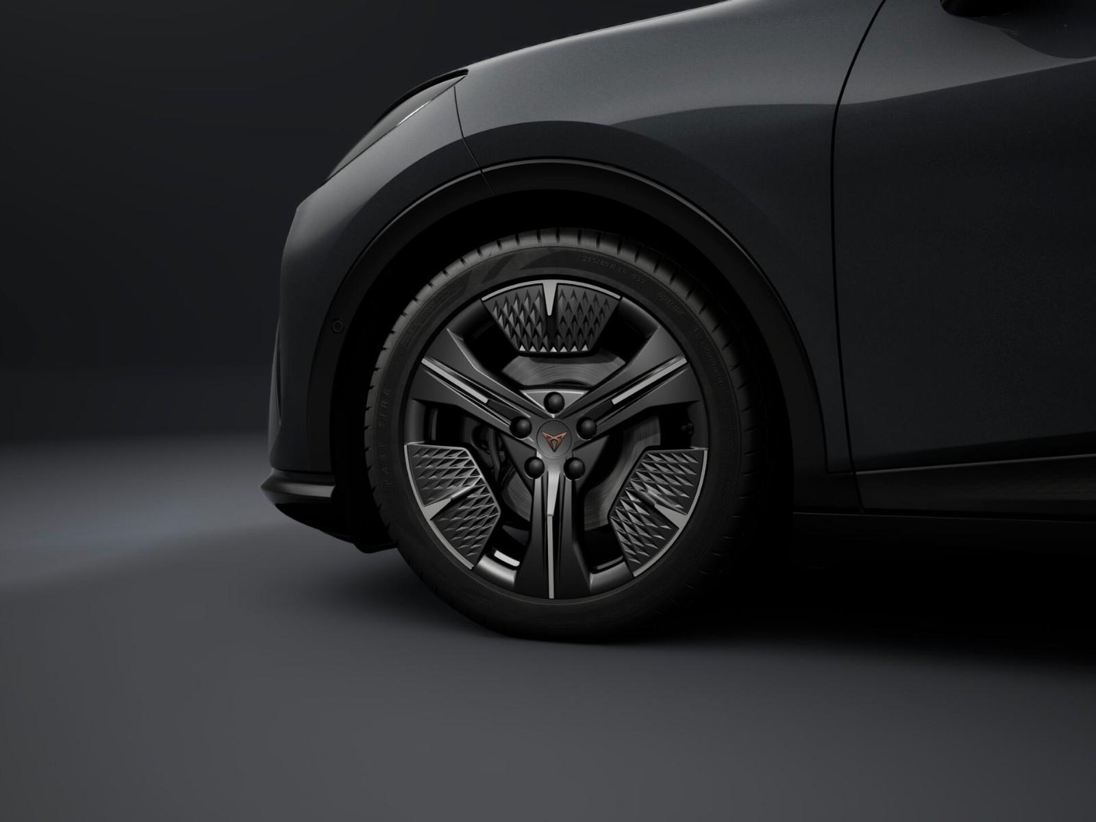 Cupra Raval PLUS + WÄRMEPUMPE+AHK+EDGE PACK+MATRIX LED