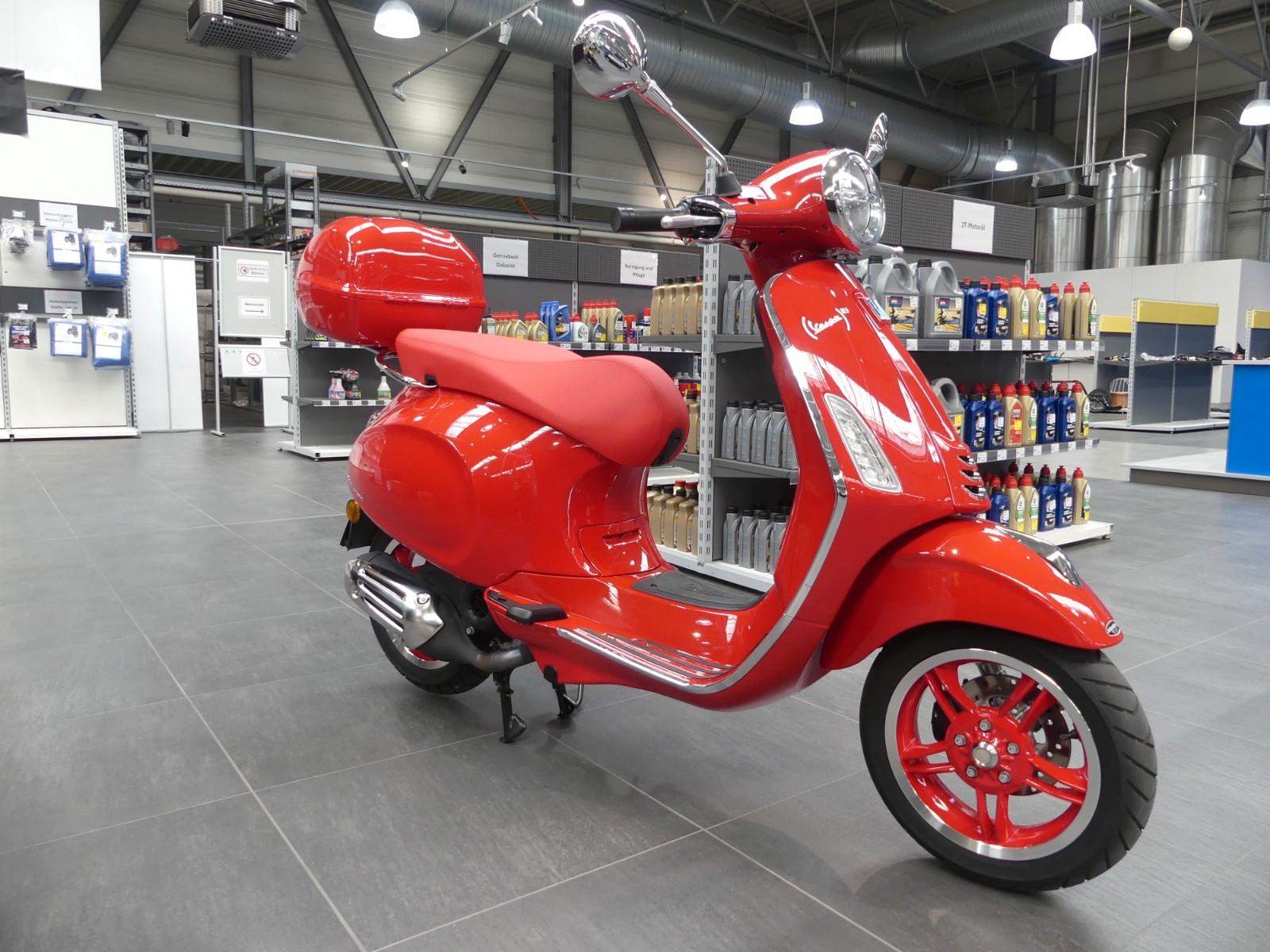 Vespa Primavera 50 RED
