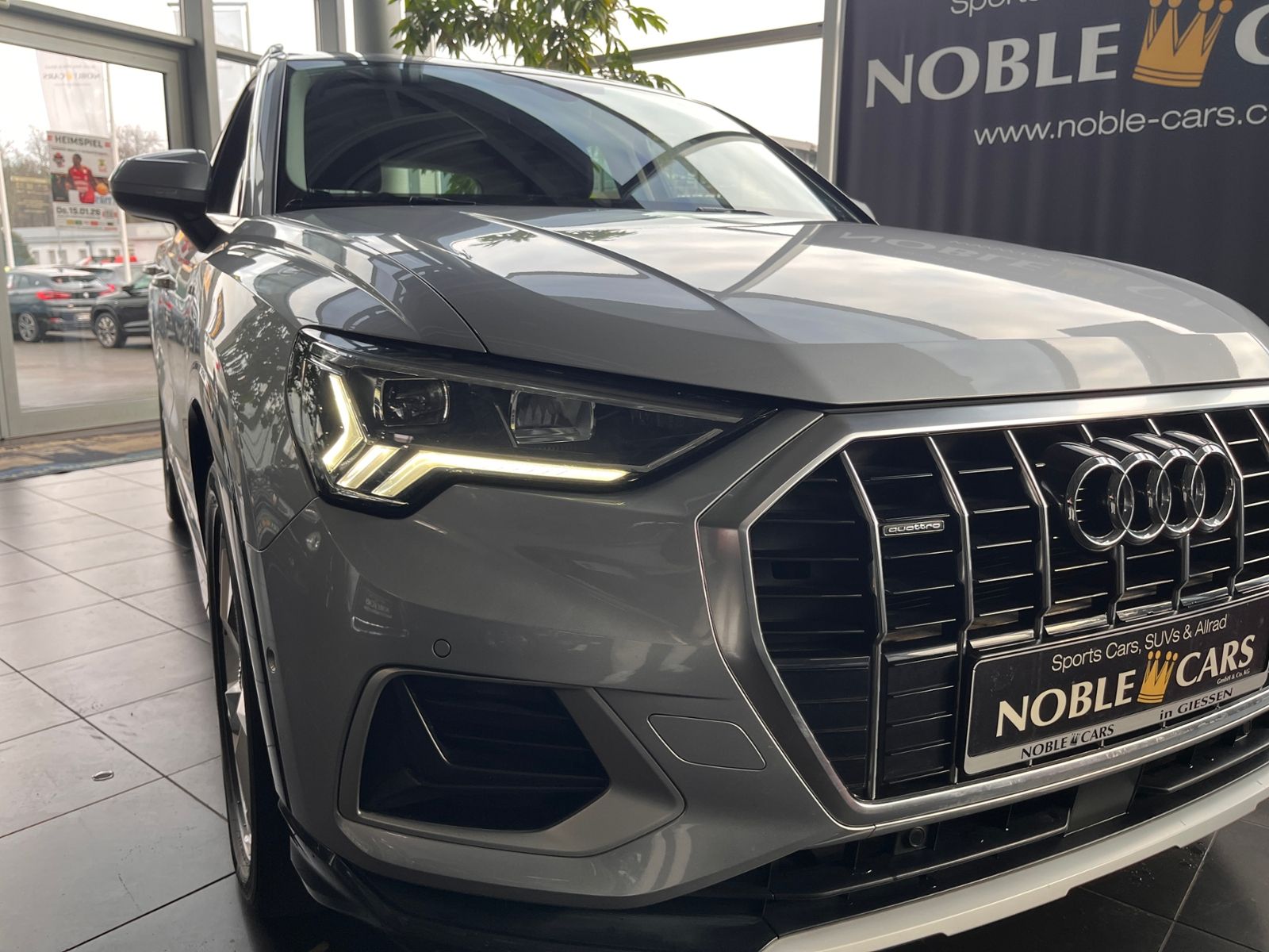 Fahrzeugabbildung Audi Q3 40 TFSI quattro advanced LED NAVI ALU
