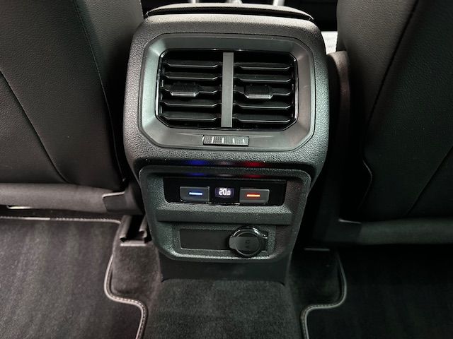 Tiguan R-Line 4Motion NAV;DCC;TWA;KAMERA