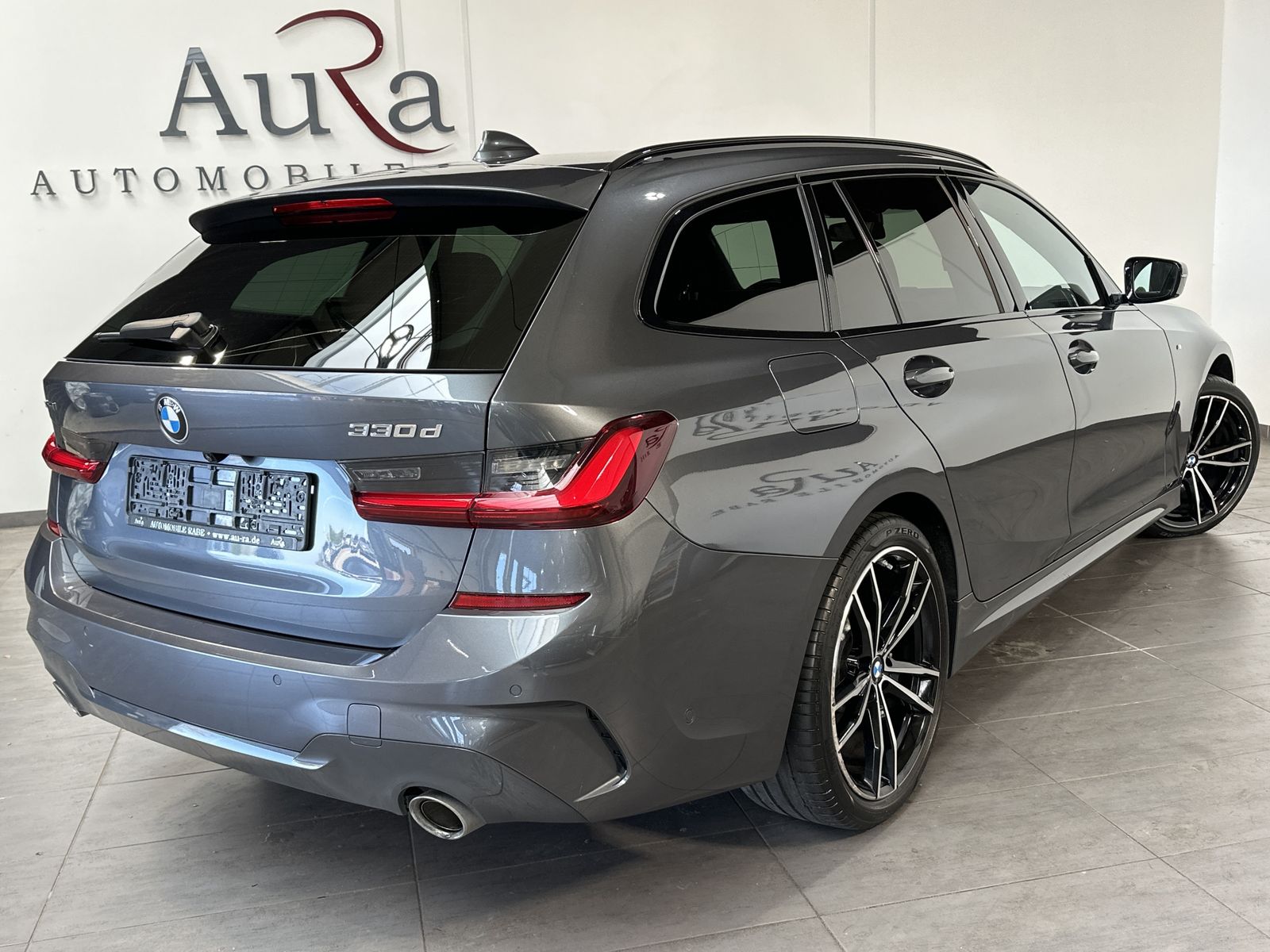 Fahrzeugabbildung BMW 330d Touring xDrive M-Sport NAV+LED+ACC+PANO+KAM