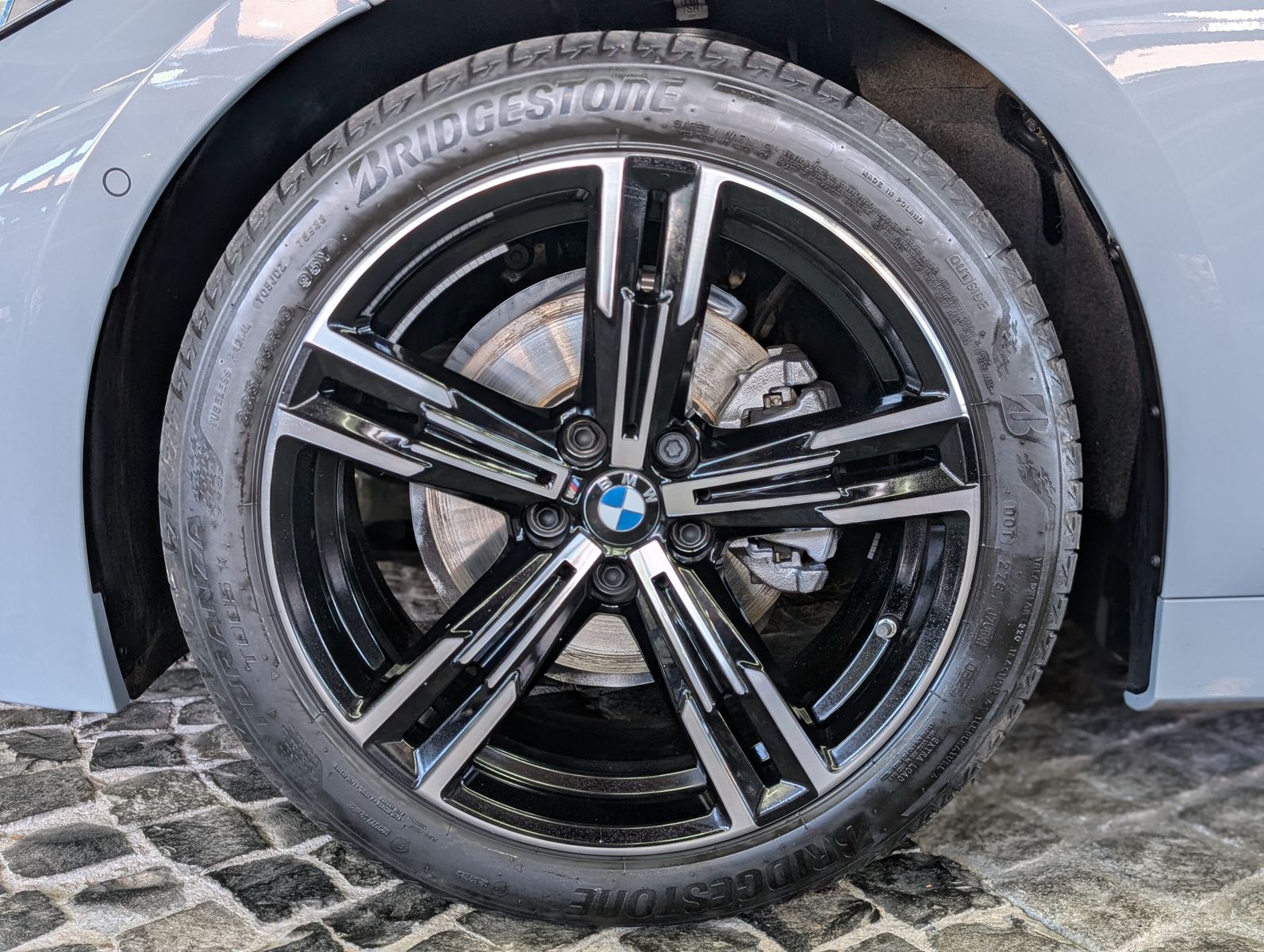 Fahrzeugabbildung BMW 320 d xDrive M Sport SHADOW PANO ACC KAM AHK LED