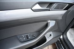 VW Passat Variant 2.0 TDI Business Navi AHK CarPlay VW Passat Variant 2.0 TDI Business Navi AHK CarPlay