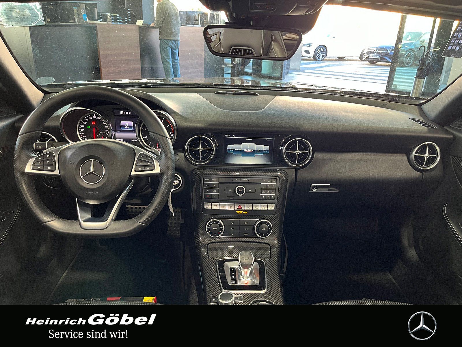 Fahrzeugabbildung Mercedes-Benz SLC 43 AMG 1.HD+NIGHT-P.+CARBON+ILS+H&K+CARPLAY
