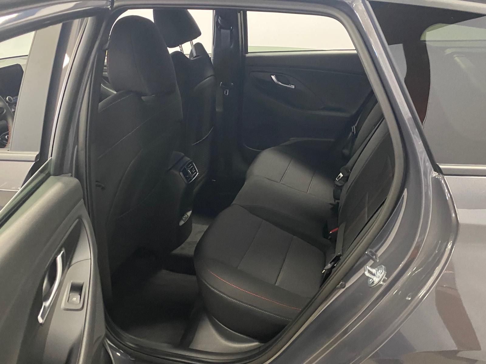 Fahrzeugabbildung Hyundai i30 N-Line APP+KLIMA+RFK+PDC+NAVI+SITZHEIZ+Andro