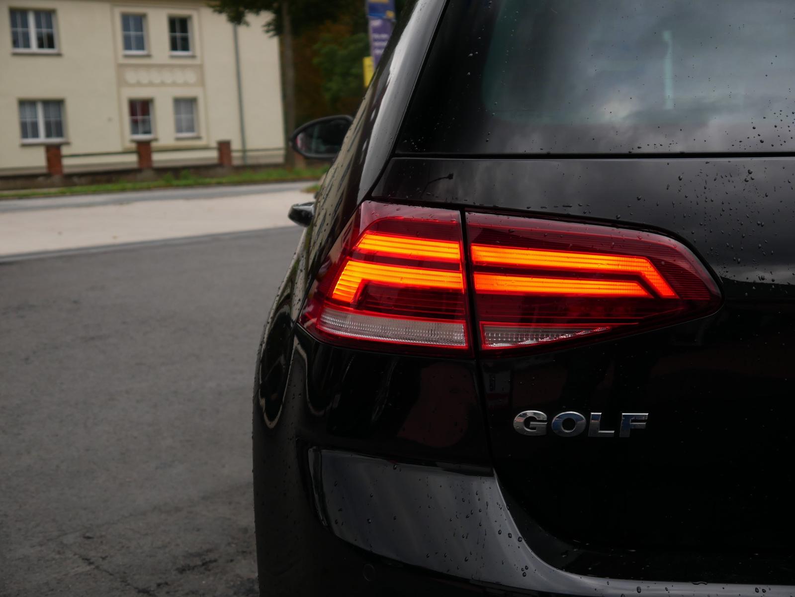 Volkswagen Golf VII 1.5 TSI Highline Navi ACC Kamera PDC