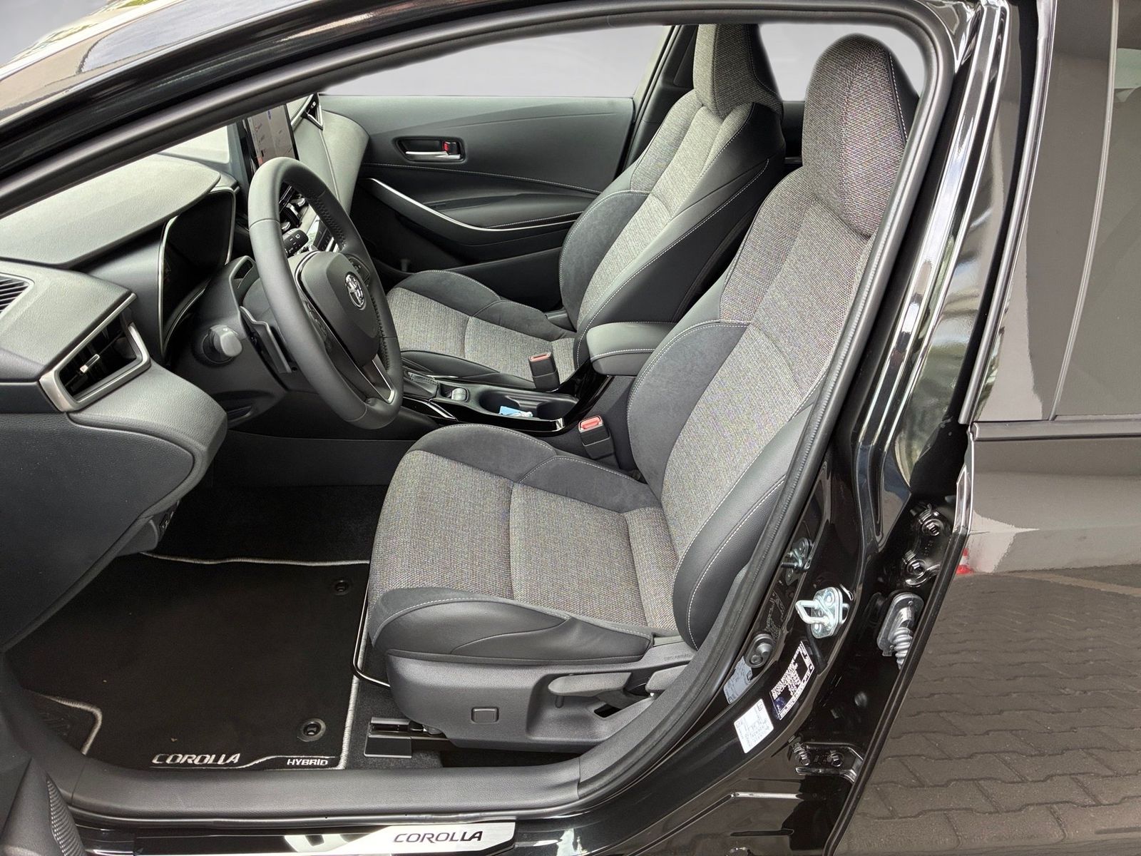 Fahrzeugabbildung Toyota Corolla TS Teamplayer 2.0-l-Hybrid KAMERA LED AC