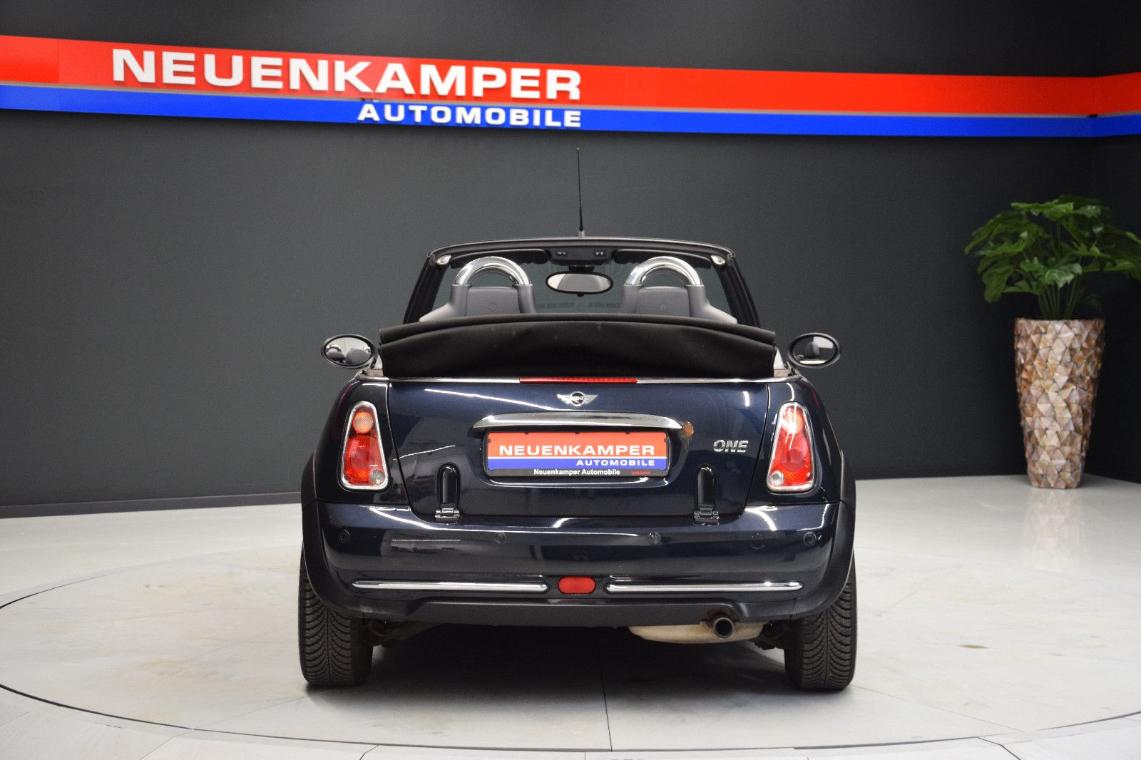 Fahrzeugabbildung MINI One Cabrio Pepper Klima Sitzheizung PDC 2. Hand