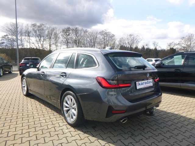 Fahrzeugabbildung BMW 320 i Touring >AUT/AHK/R-Kamera/PDC/LED<
