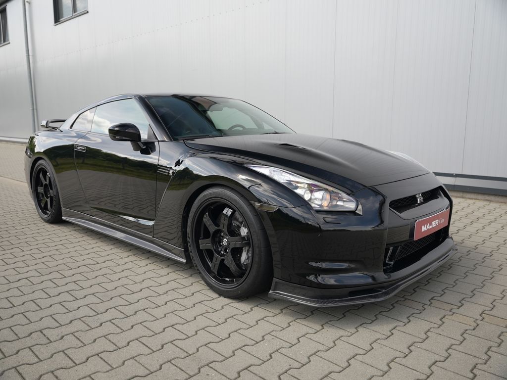 Nissan GT-R